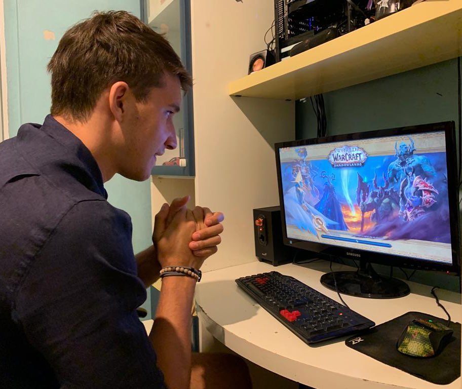 波格丹打魔兽世界遭网友调侃：挣那么多还在用10年的PC版