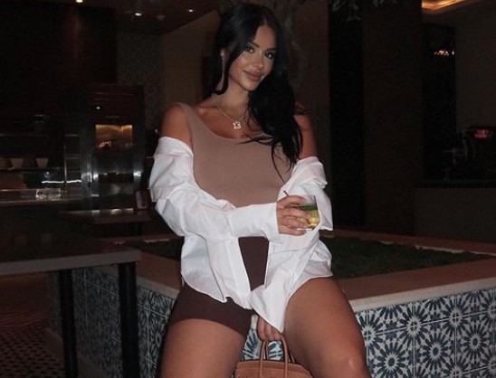 乔治女友更新Instagram晒照，帕特森妻子评论