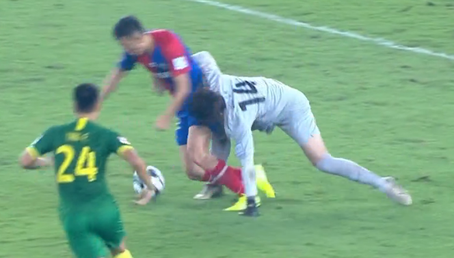 GIF:邹德海脱手后送点,克莱奥点射命中!黄海1-0国安