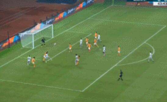 GIF：弹弹弹！双方连续头球争顶图雷机敏破门，卓尔0-1华夏