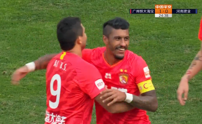 GIF：费南多射门被扑，保利尼奥补射空门得手，恒大2-0