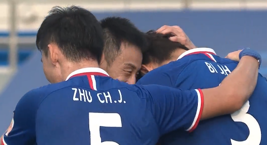 GIF：梅开二度！毕津浩门前捅射破门，申花2-0建业