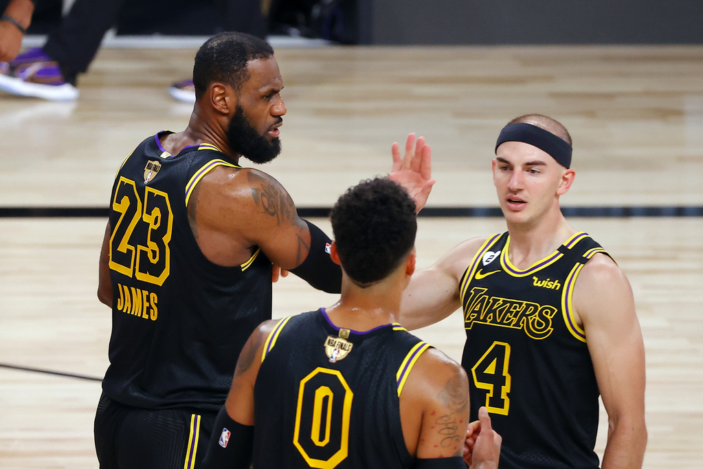 湖人半场三分出手27次打破NBA亚博登录官网总决赛半场三分出手纪录