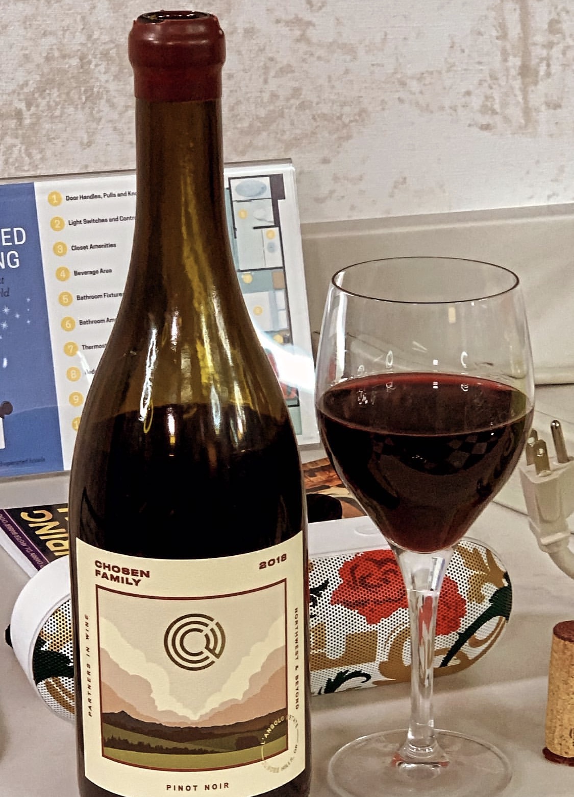 一对酒友！詹姆斯感谢弗莱送来红酒：干杯，兄弟