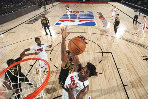 巴特勒季后赛砍下30+三双同时5抢断，历史第2位