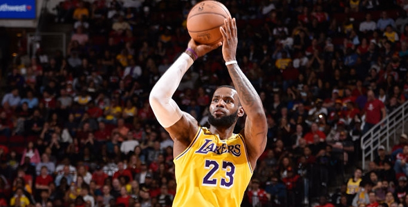 勒布朗已命中6记三分刷新个人总决赛单场三分命中纪录