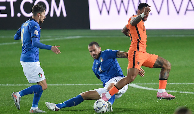 欧国联：佩莱格里尼破门范德贝克扳平，意大利1-1荷兰