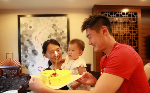 张培萌方回应:婚外关系无中生有,带娃回北京没伤到任何人
