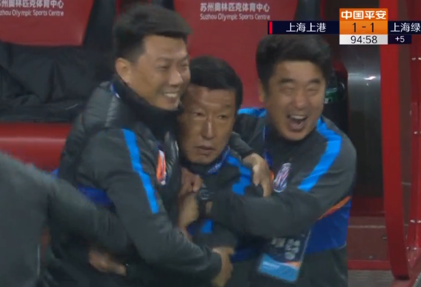 不过如此，目睹球队绝平申花主帅崔康熙庆祝时面无表情