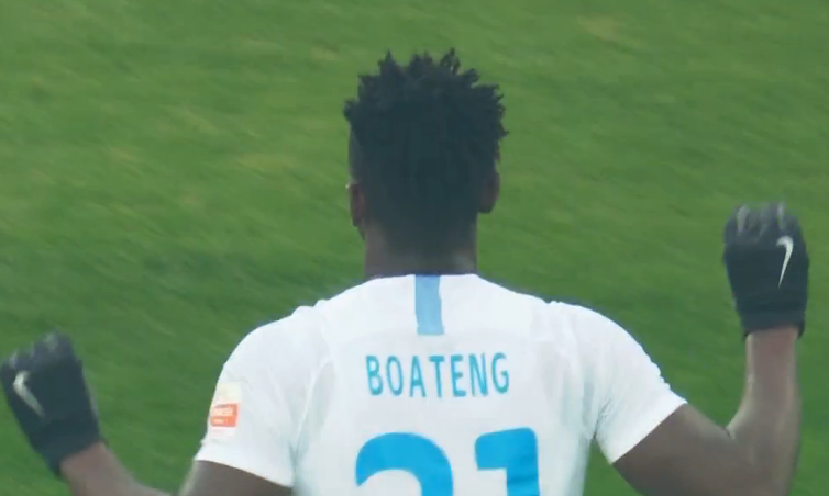 GIF：总比分扳平！博阿滕门前混战得分，大连人2-0泰达