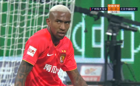 GIF:张琳芃弧线妙传,塔利斯卡抢点差之毫厘被侯森得到
