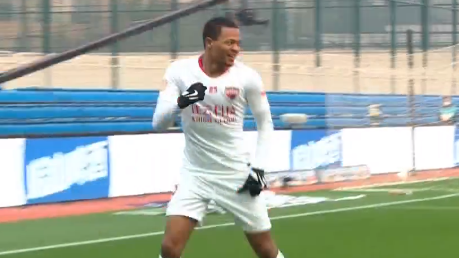 GIF：晏紫豪解围失误，普雷西亚多破门！深圳1-0黄海