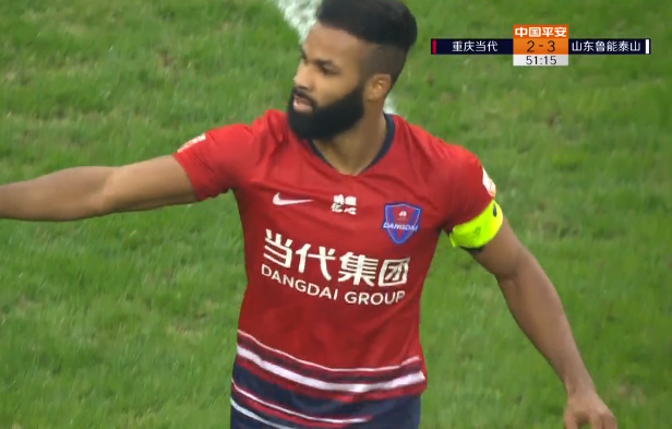 GIF:费尔南迪尼奥世界波破门,因队友犯规在先无效