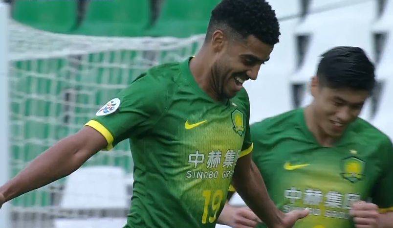 GIF：阿兰禁区外围弧线球破门，国安2-0首尔